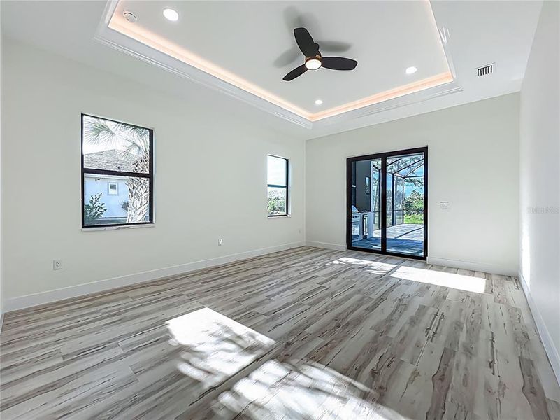 MASTER BEDROOM MASTER BEDROOM