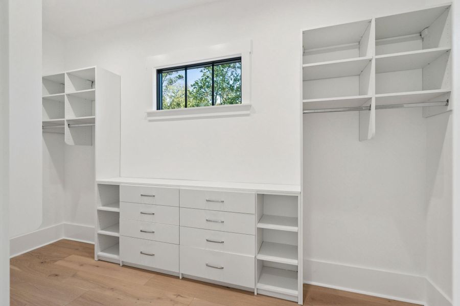 Image 85 of a home in .