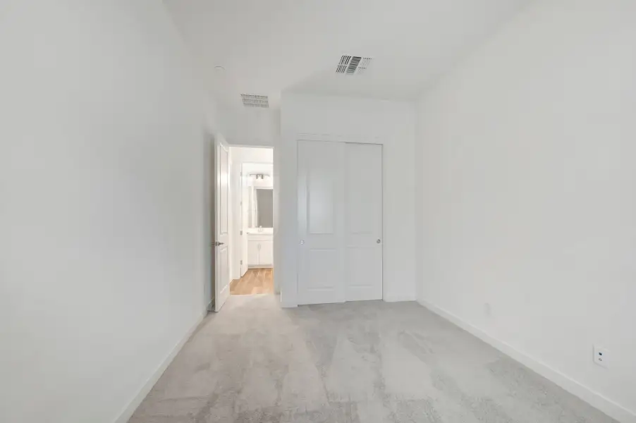 Spacious, unfurnished interior of a new home in Soleo, San Tan Valley (Image 31).