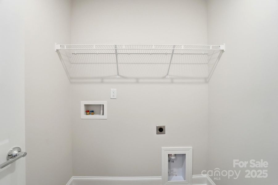 Spacious, unfurnished interior of a new home in Summerlin, Mooresville (Image 37).