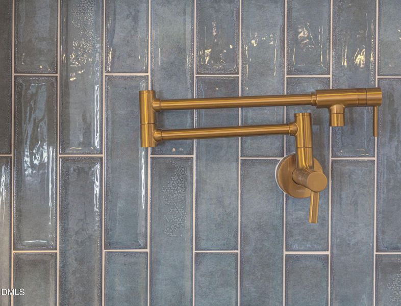 19-web-or-mls-Roombiance19