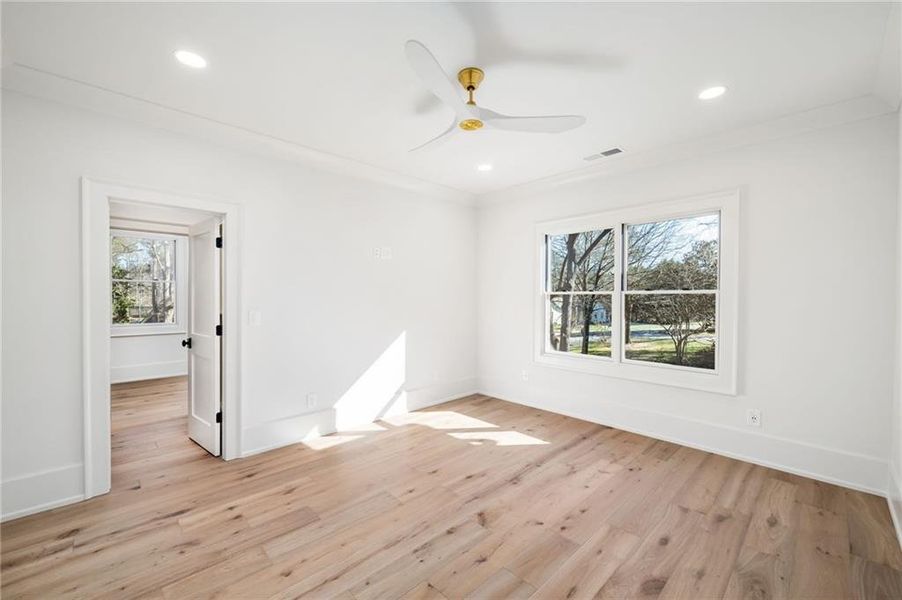 Spacious, unfurnished interior of a new home in , Alpharetta (Image 74).