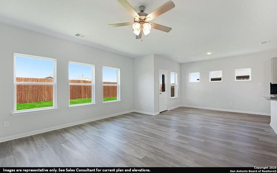 Spacious, unfurnished interior of a new home in Cloud Country, New Braunfels (Image 14).