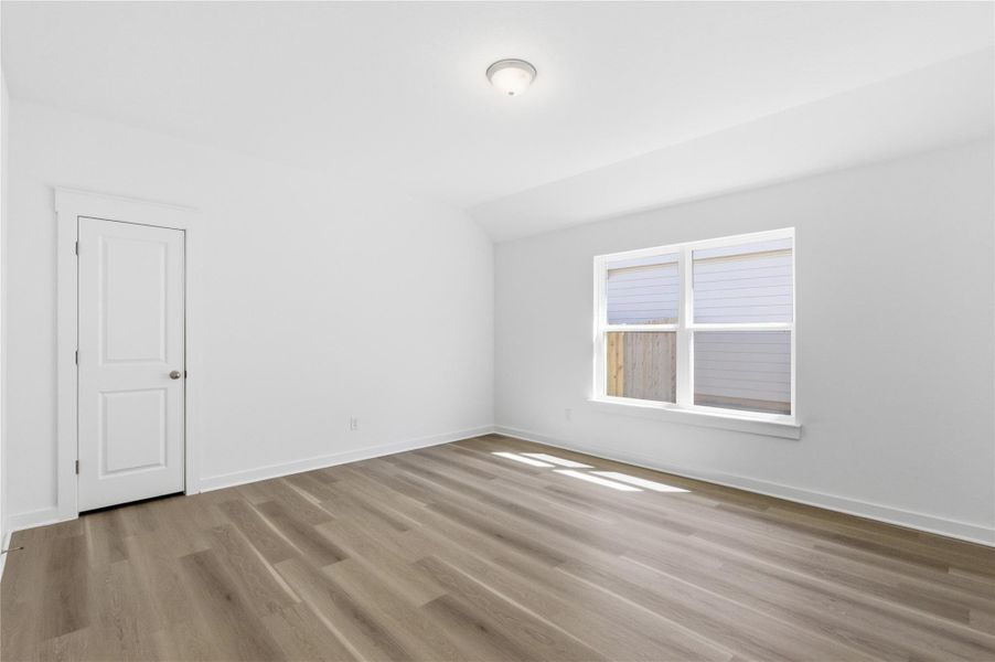 Spacious, unfurnished interior of a new home in Hunters Glen, Jarrell (Image 19).