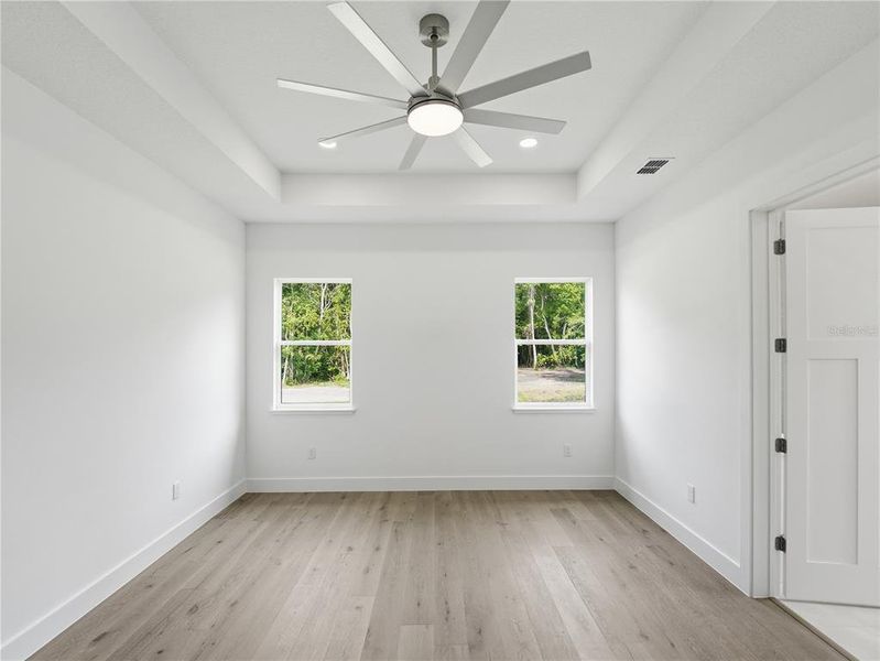 Spacious, unfurnished interior of a new home in , St. Cloud (Image 28).