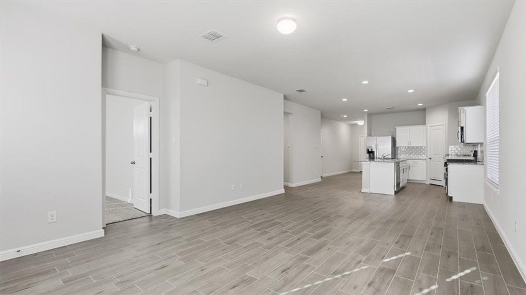 Spacious, unfurnished interior of a new home in Terra Trace, Fort Worth (Image 14). Spacious, unfurnished interior of a new home in Terra Trace, Fort Worth (Image 14).