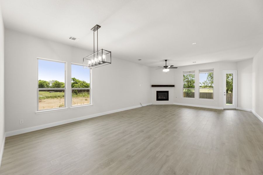 Representative unfurnished interior of a home built from the Cedarwood II by Sandlin Homes in Lakesong, Midlothian (Image 23).
