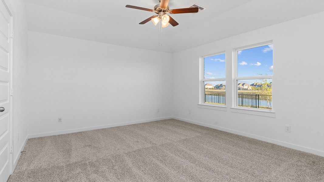 Representative unfurnished interior of a home built from the Huntsville by D.R. Horton in Marlow Lake, Texas City (Image 23).