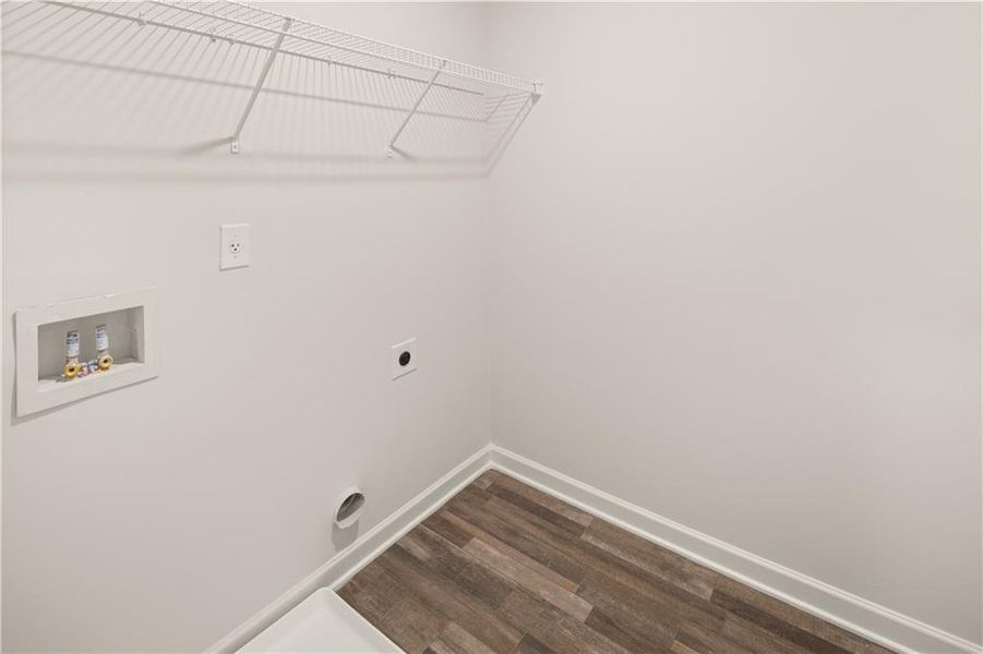 Spacious, unfurnished interior of a new home in Sandtown Falls, Atlanta (Image 18). Spacious, unfurnished interior of a new home in Sandtown Falls, Atlanta (Image 18).