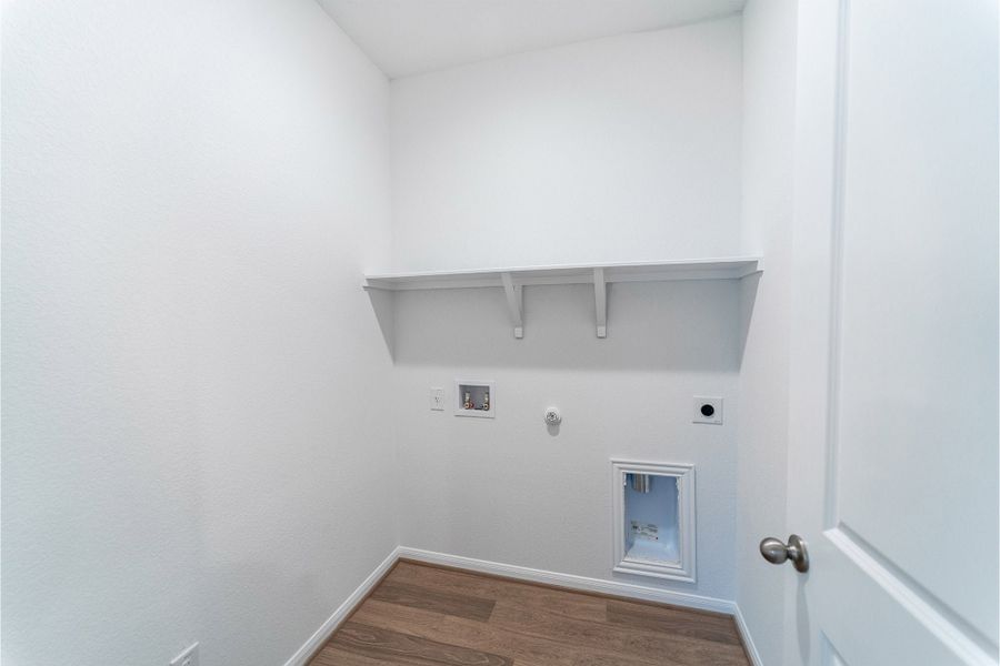 Spacious, unfurnished interior of a new home in Cool Water, Jarrell (Image 11).