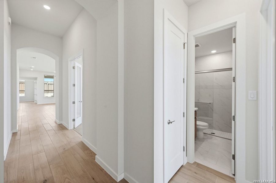 Spacious, unfurnished interior of a new home in Mayfair, New Braunfels (Image 15).