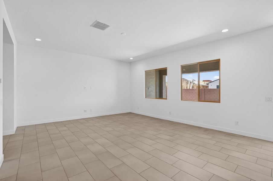 Spacious, unfurnished interior of a new home in Stonehaven, Glendale (Image 22).