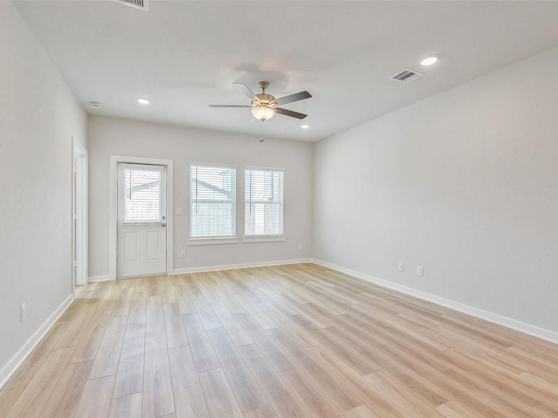 Spacious, unfurnished interior of a new home in Lakes at Black Oak, Magnolia (Image 14). Spacious, unfurnished interior of a new home in Lakes at Black Oak, Magnolia (Image 14).
