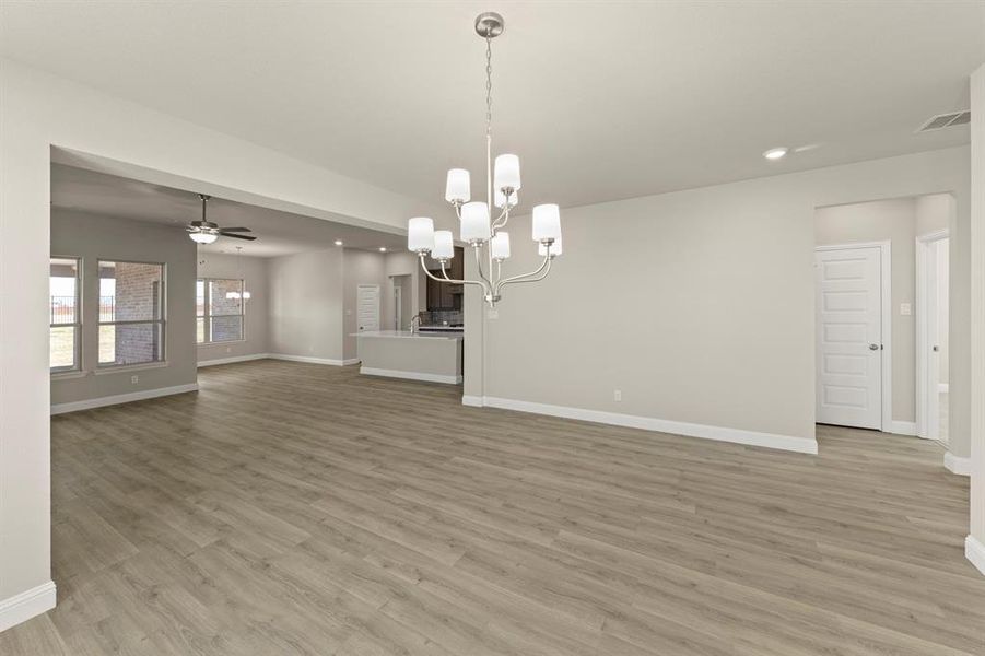 10_11. 539 San Angelo - Dining (2) 10_11. 539 San Angelo - Dining (2)