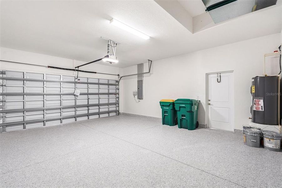 Spacious, unfurnished interior of a new home in , Port Charlotte (Image 34).