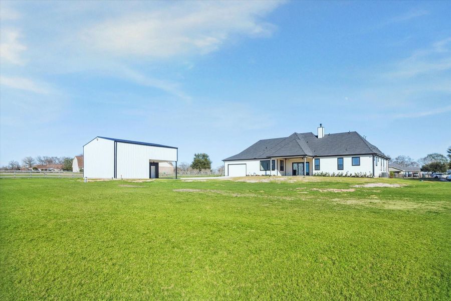 Exterior details and patio area of a home in , Waller (Image 19).