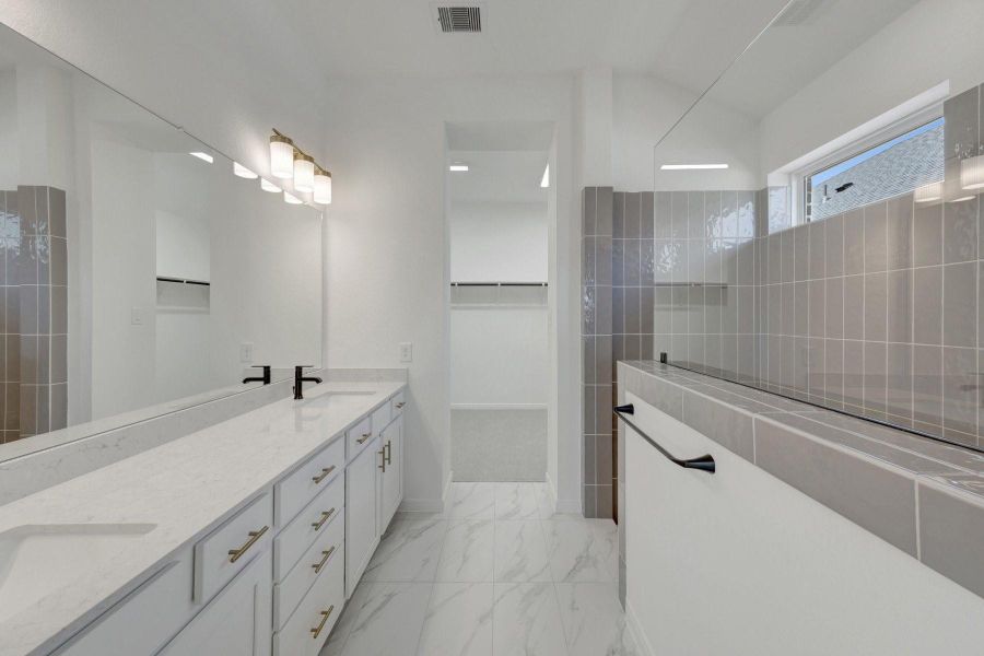 Furnished interior view inside a new home in The Grand Prairie - Retreat Collection, Hockley (Image 5).