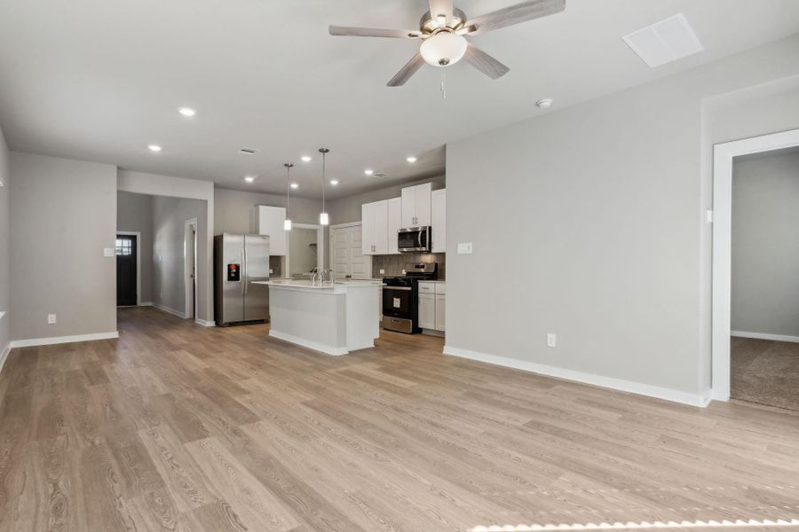 Photo is not of the actual home but is an inspirational photo of builder’s model home and may depict options, furnishings, and/or decorator features that are not included. Photo is not of the actual home but is an inspirational photo of builder’s model home and may depict options, furnishings, and/or decorator features that are not included.