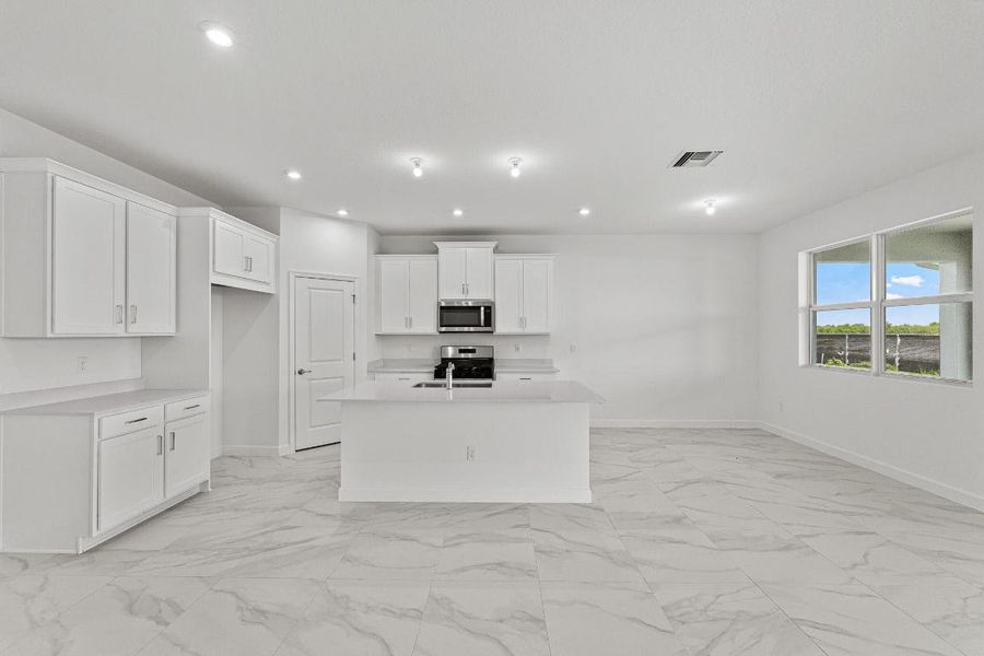 US_SEF_CASCADES_LOT 350_kitchen