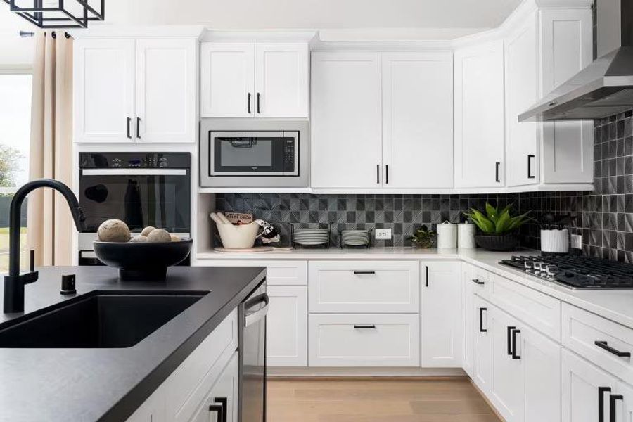 Photo of Pulte model home with same floor plan, not of actual home listed. Photo of Pulte model home with same floor plan, not of actual home listed.