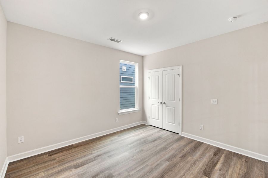 Spacious, unfurnished interior of a new home in Terrapin, Leland (Image 27).
