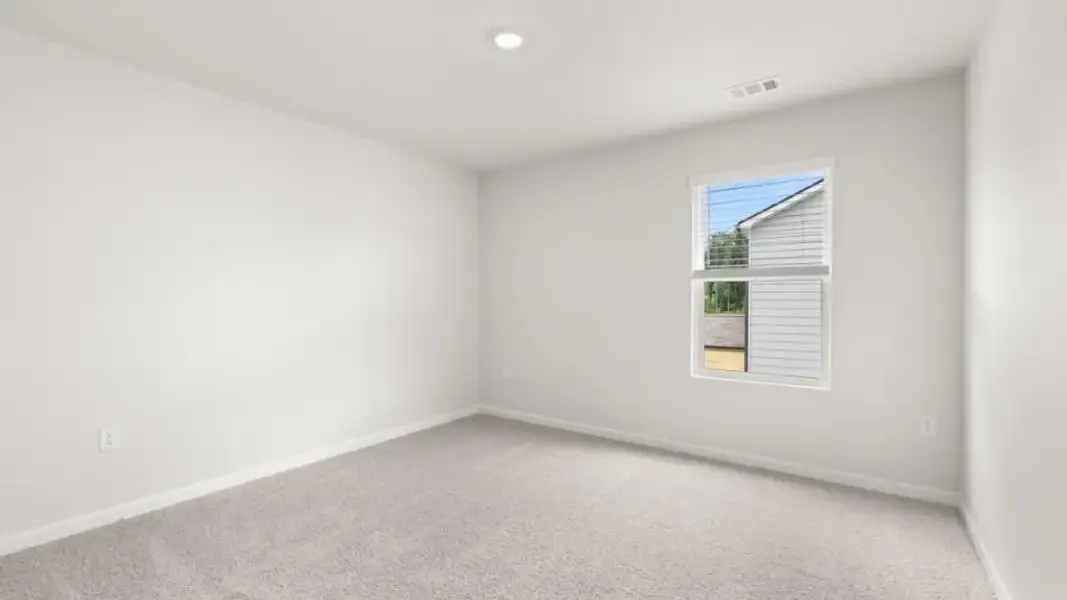 Spacious, unfurnished interior of a new home in Grandview at Lanier, Dawsonville (Image 29).