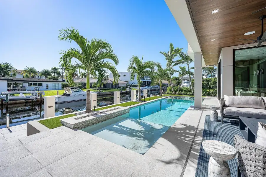 077-590PhillipsDrive-BocaRaton-FL-33432-