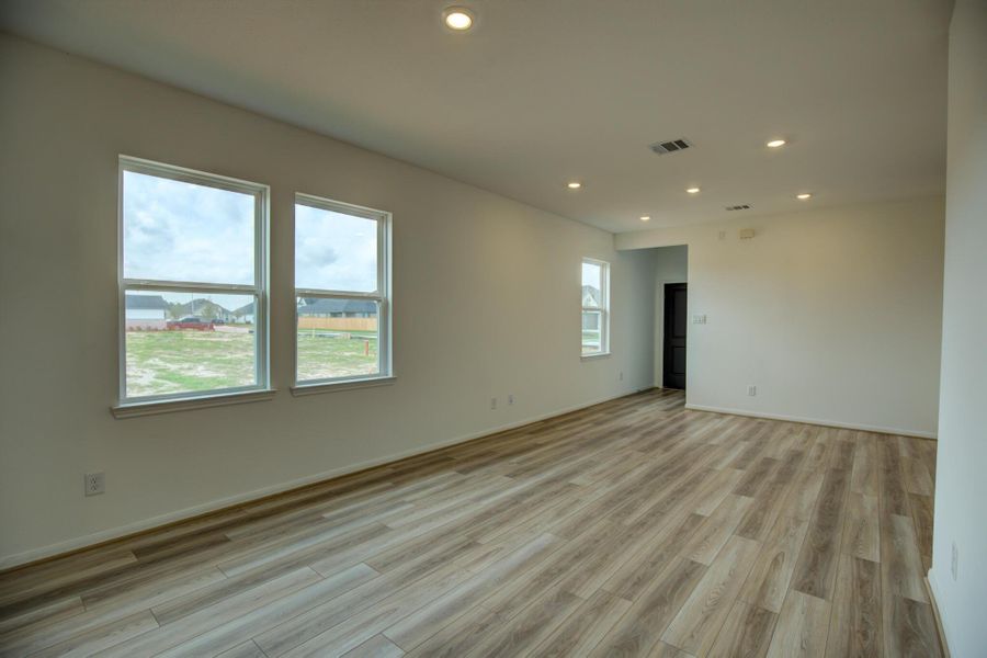 Spacious, unfurnished interior of a new home in Mason Woods, Cypress (Image 11).