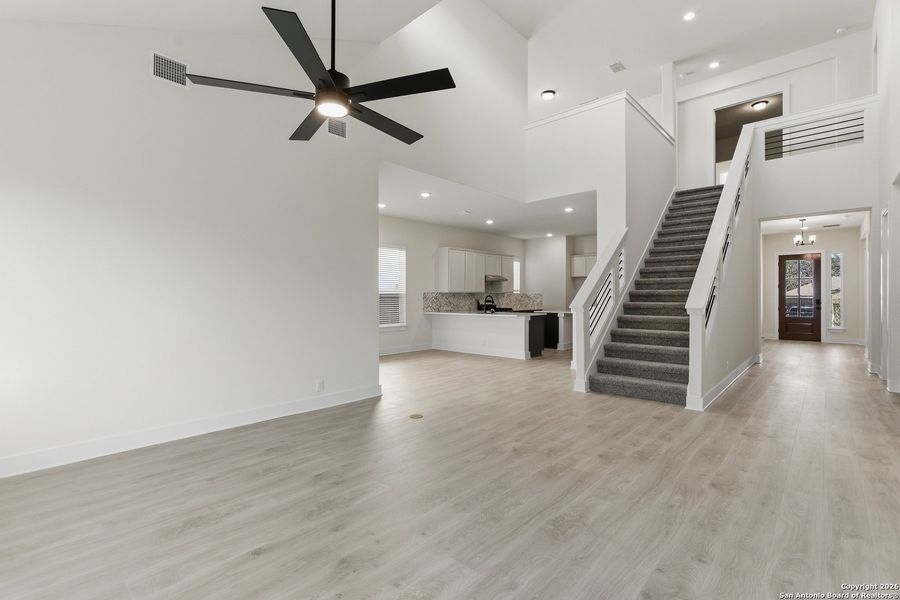 Spacious, unfurnished interior of a new home in Buffalo Crossing, Cibolo (Image 43).