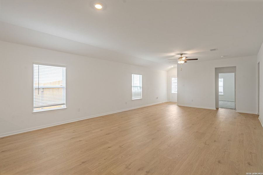 Spacious, unfurnished interior of a new home in Luckey Ranch, San Antonio (Image 6).