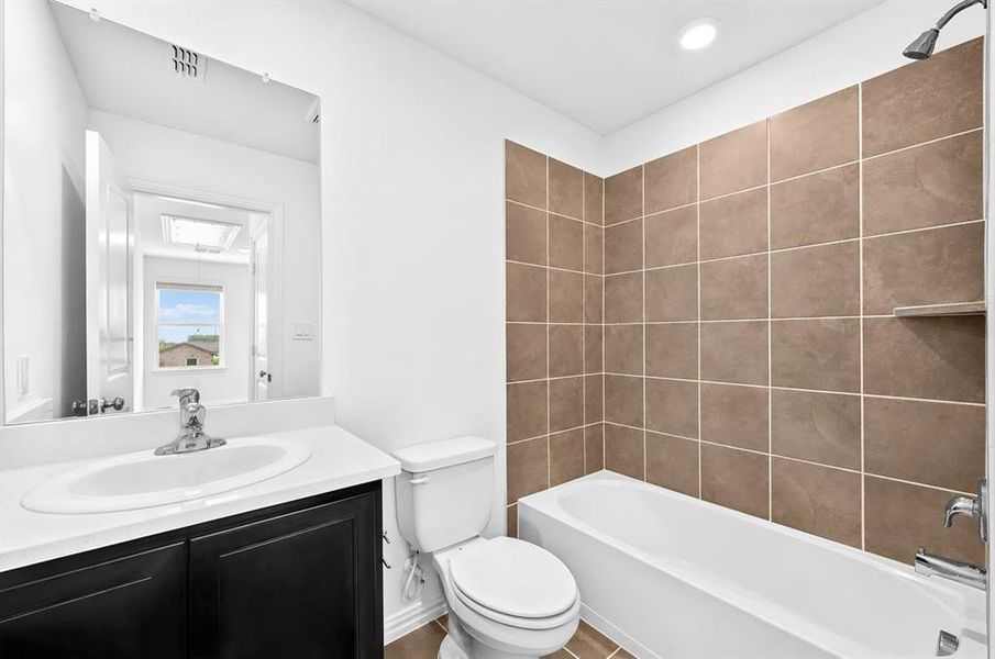 2620 Glacier Road ~ Ready Now!