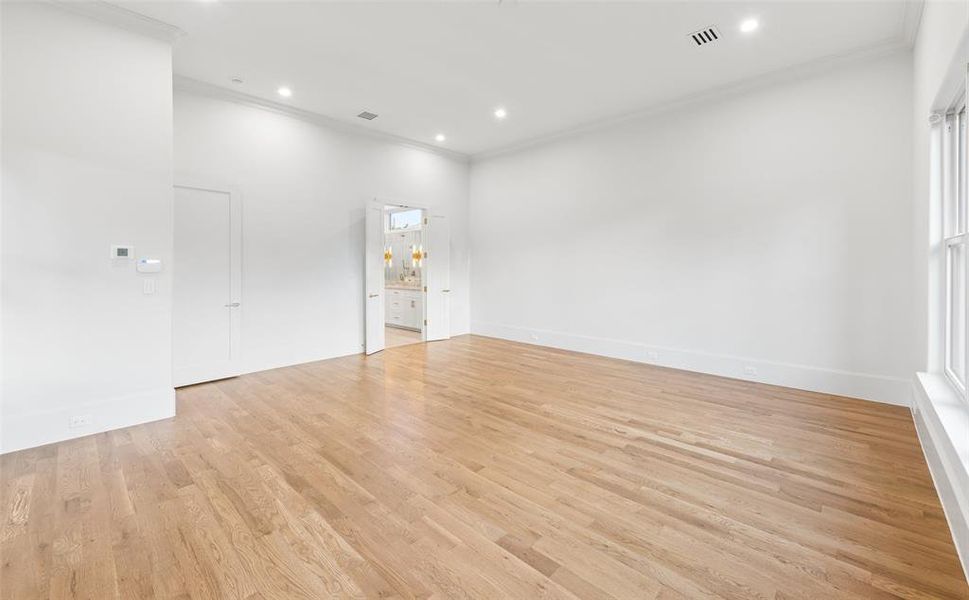 Spacious, unfurnished interior of a new home in , Dallas (Image 23). Spacious, unfurnished interior of a new home in , Dallas (Image 23).