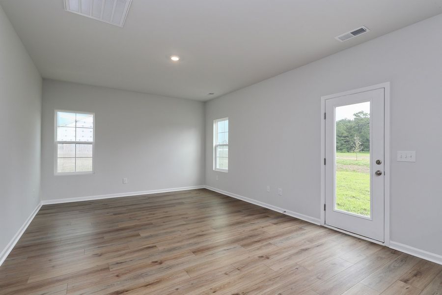 Spacious, unfurnished interior of a new home in Hainer Place, Conway (Image 18).