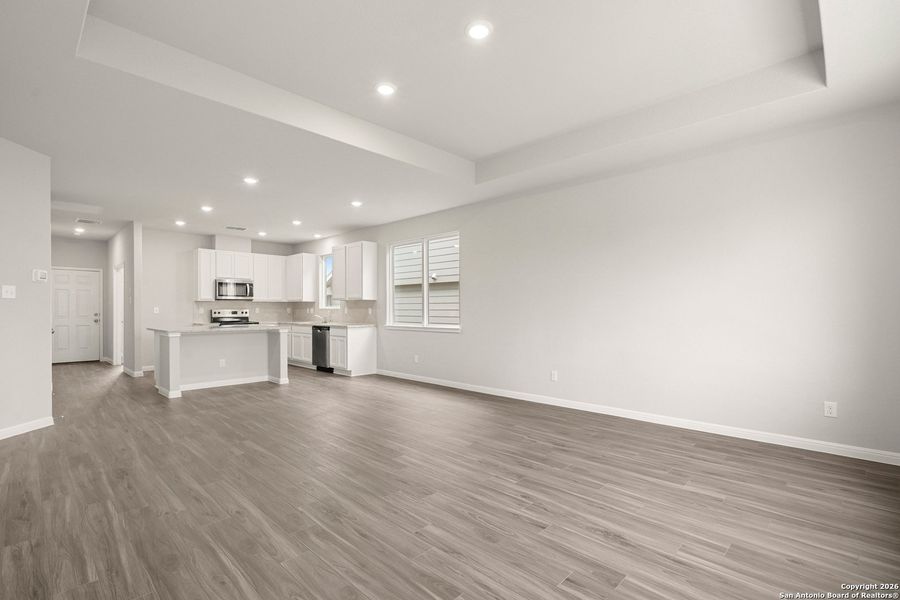 Spacious, unfurnished interior of a new home in Cinco Lakes, San Antonio (Image 21).
