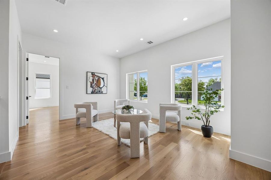 Furnished interior view inside a new home in , Dallas (Image 13).