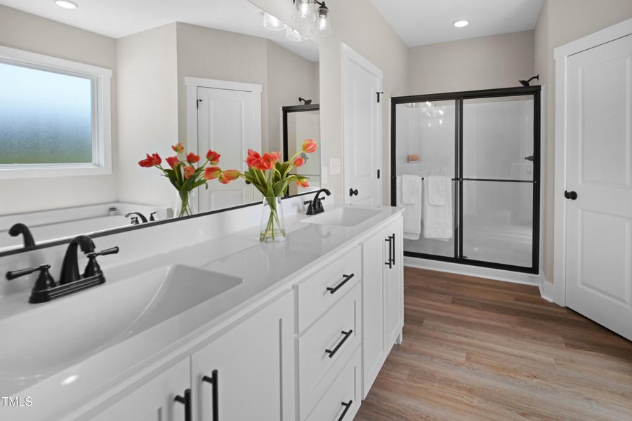 Master Bathroom Master Bathroom