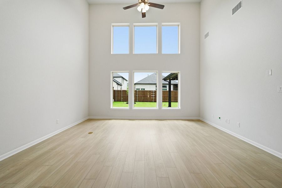 Spacious, unfurnished interior of a new home in La Terra, Celina (Image 44). Spacious, unfurnished interior of a new home in La Terra, Celina (Image 44).