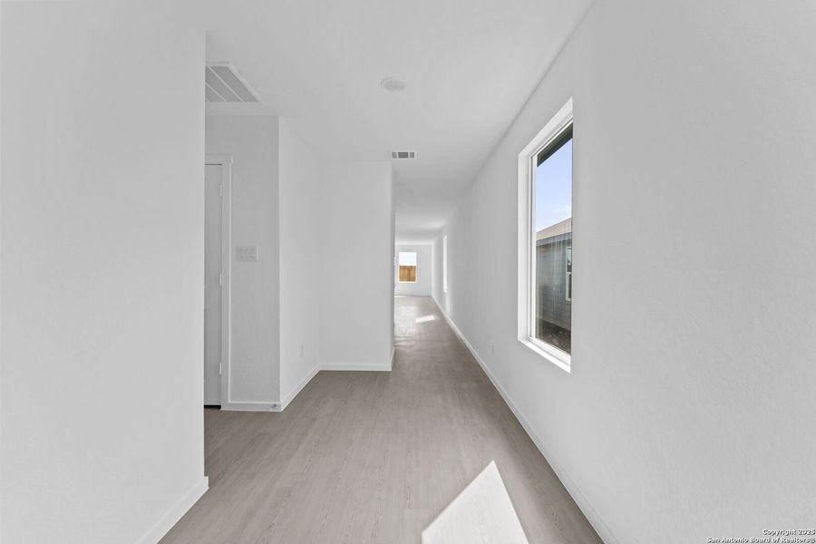 Spacious, unfurnished interior of a new home in , New Braunfels (Image 9).