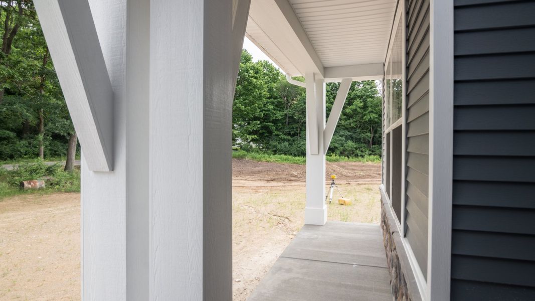 Representative exterior details of a home built from the The Abington by Norfolk Homes in Valleys, Jackson (Image 39).