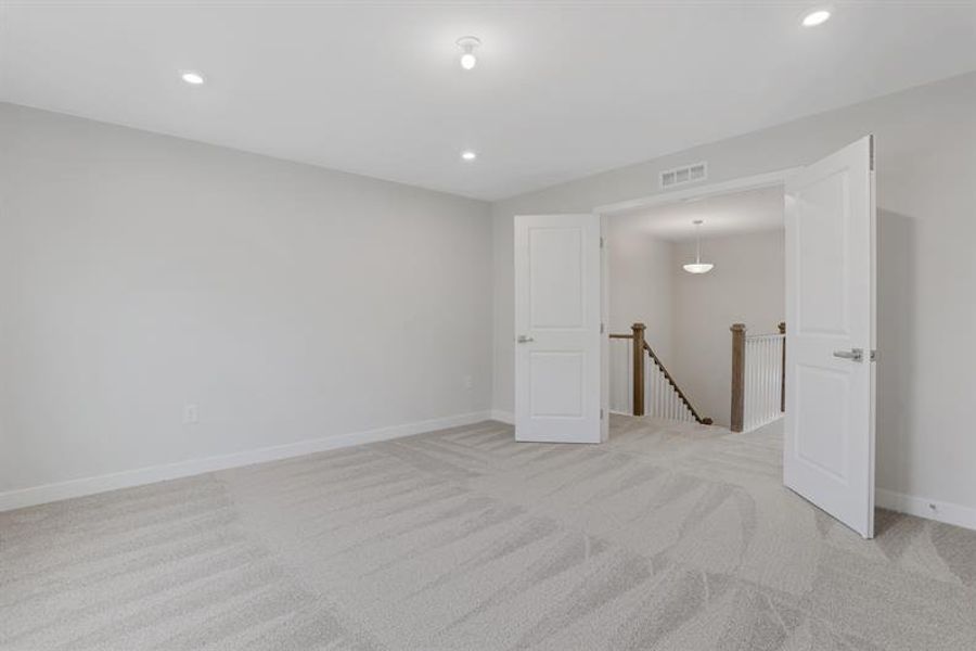 Spacious, unfurnished interior of a new home in Crystal Falls, Dawsonville (Image 37).