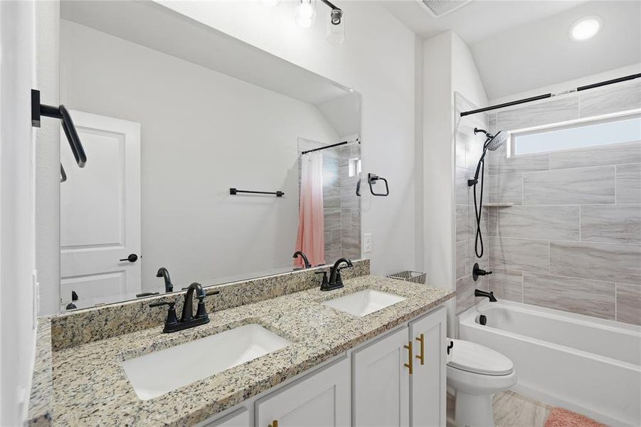 Furnished interior view inside a new home in , Midlothian (Image 16).