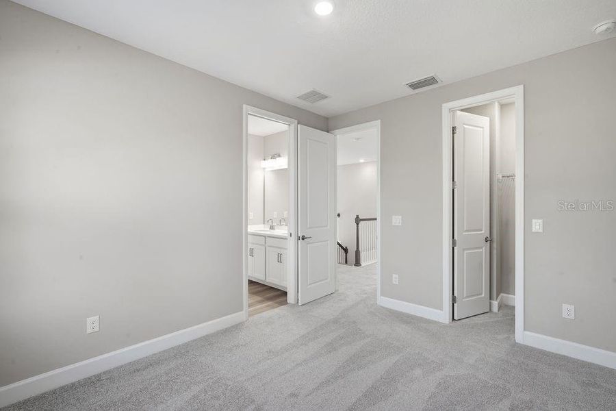 Spacious, unfurnished interior of a new home in Hammock at Two Rivers, Zephyrhills (Image 15).