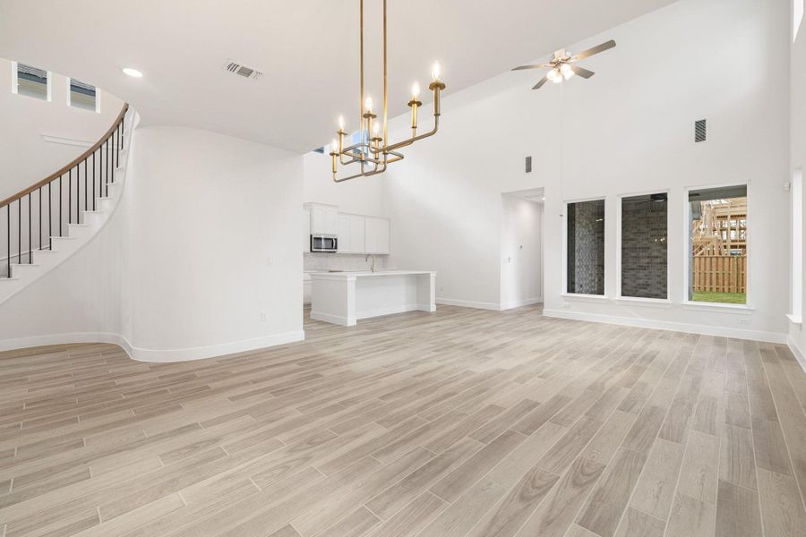 Spacious, unfurnished interior of a new home in Parmer Ranch, Georgetown (Image 13).