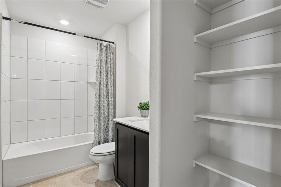 Furnished interior view inside a new home in Silverado, Aubrey (Image 36).