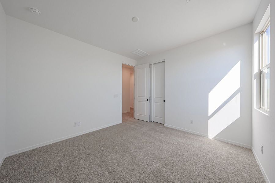 Spacious, unfurnished interior of a new home in Pinnacle at San Tan Heights, San Tan Valley (Image 16).