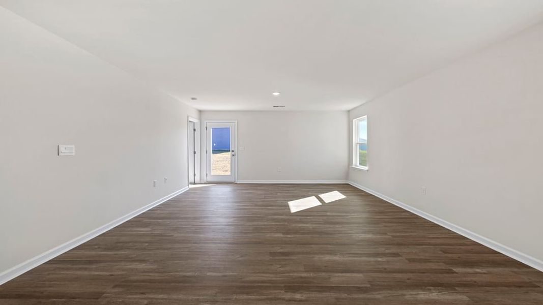 Spacious, unfurnished interior of a new home in Baxter Village, Boiling Springs (Image 18).