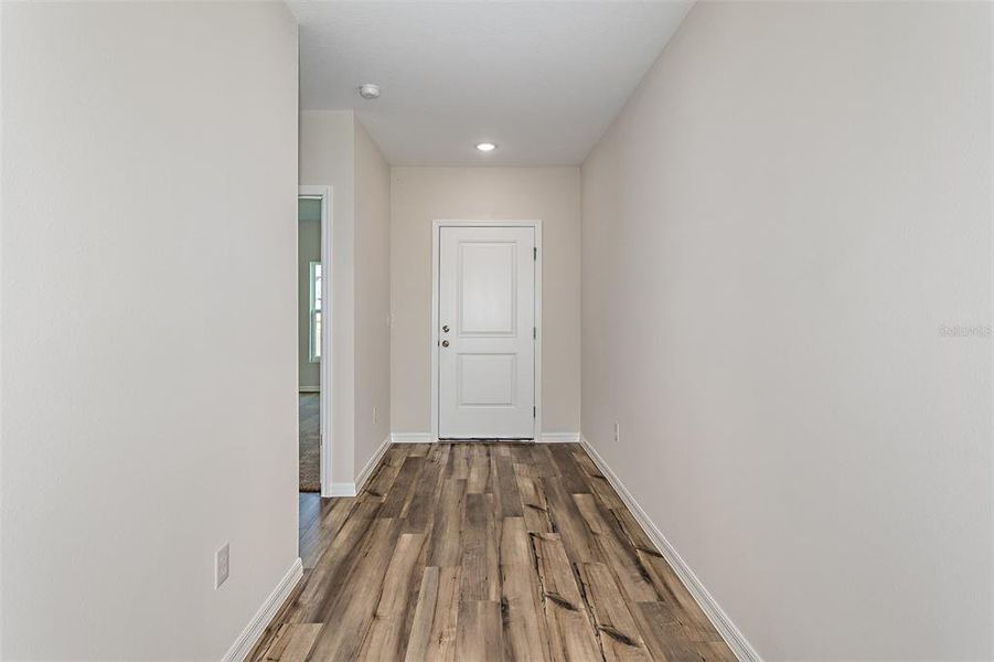 Spacious, unfurnished interior of a new home in Scenic Terrace, Haines City (Image 22).