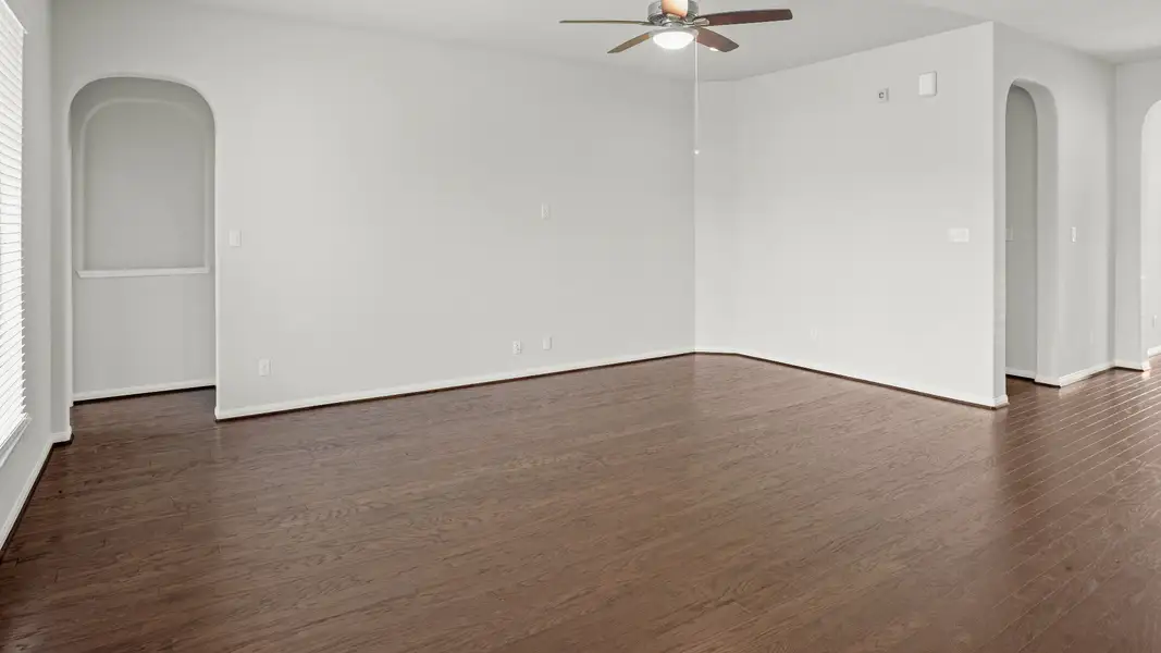 Representative unfurnished interior of a home built from the The Casey - April Sound by Legend Homes in Lake Conroe Area Homes, Montgomery (Image 20).