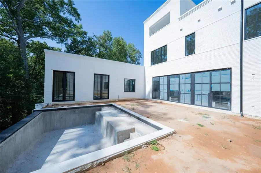 Image 33 of a home in .