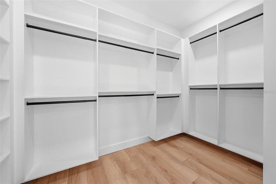Spacious, unfurnished interior of a new home in , St. Petersburg (Image 33).